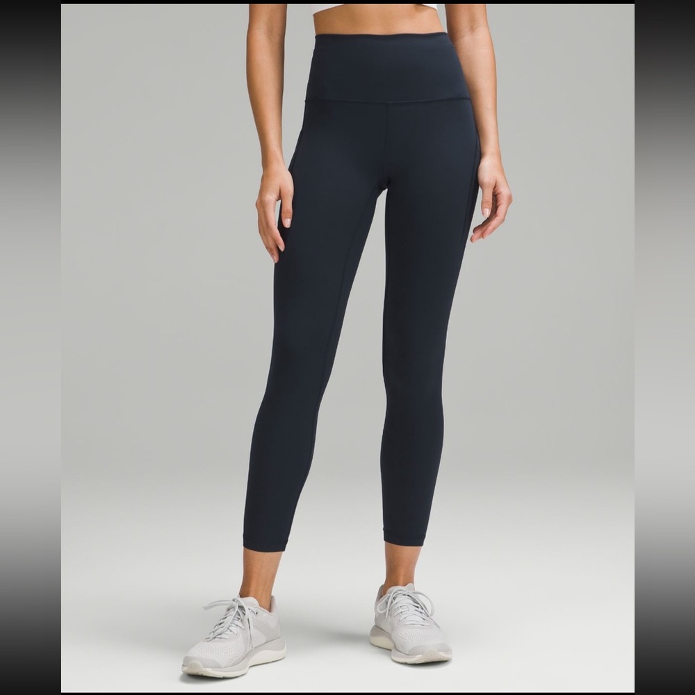 Lululemon Wunder Train w/ Pockets in True Navy, Size 8